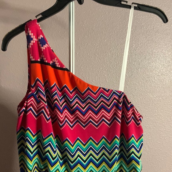 Maxi - Picture 3 of 4